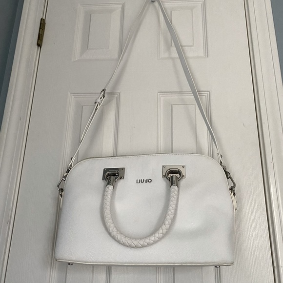 Chic, clean white handbag by LUI-JO - with detachable straps and dustbag. - Picture 3 of 7